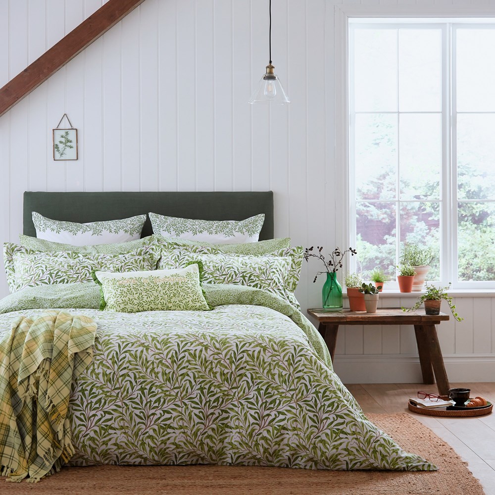 Willow Bough Bedding by William Morris in Leaf Green